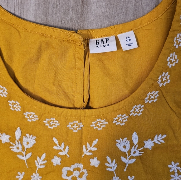 GAP Flutter Sleeve Embroidered Dress, XL - Picture 3 of 5